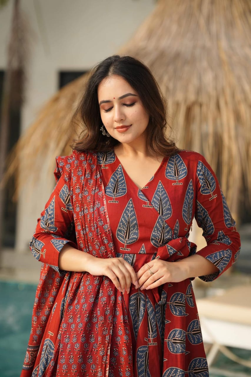 Graceful Maroon Ethnic Set With Blue Leaf Block Print